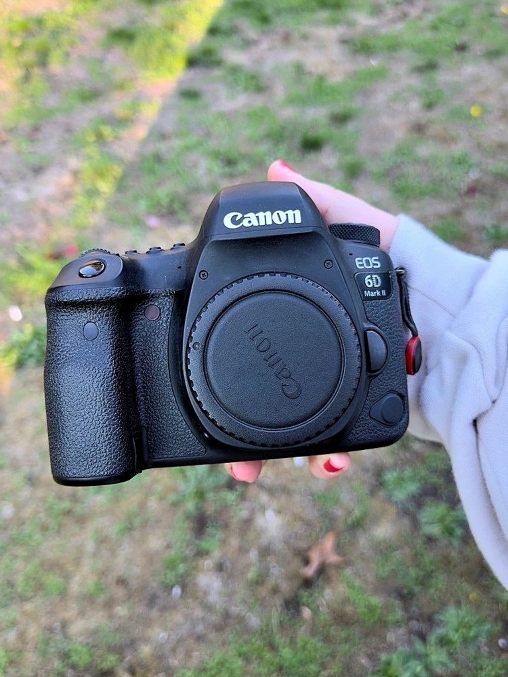 Canon EOS 6D Mark II DSLR Camera Body Black